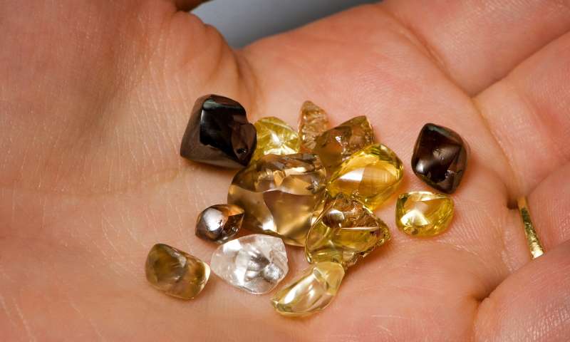 gemstones found in Diamond National Park