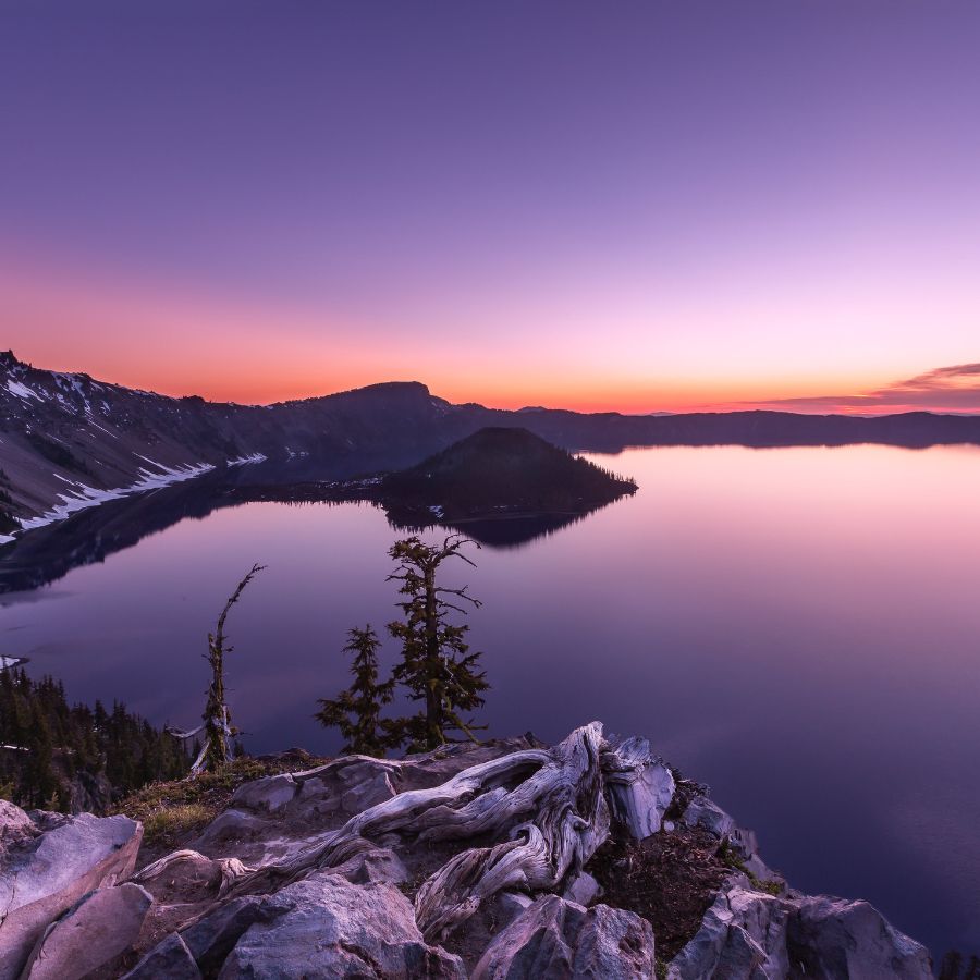 crater lake national park in the evening